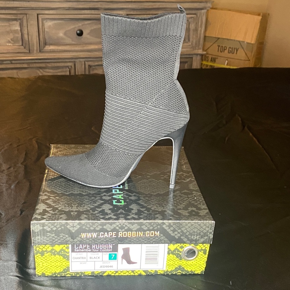 Cape Robbin Women's Gray Heeled Boots
